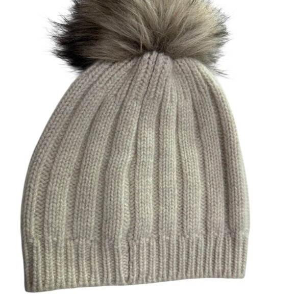 Cashmere Beanie Hat Pom Pom Pouf Faux Fur Oatmeal Cream Auxiliary Aritzia - Picture 8 of 8
